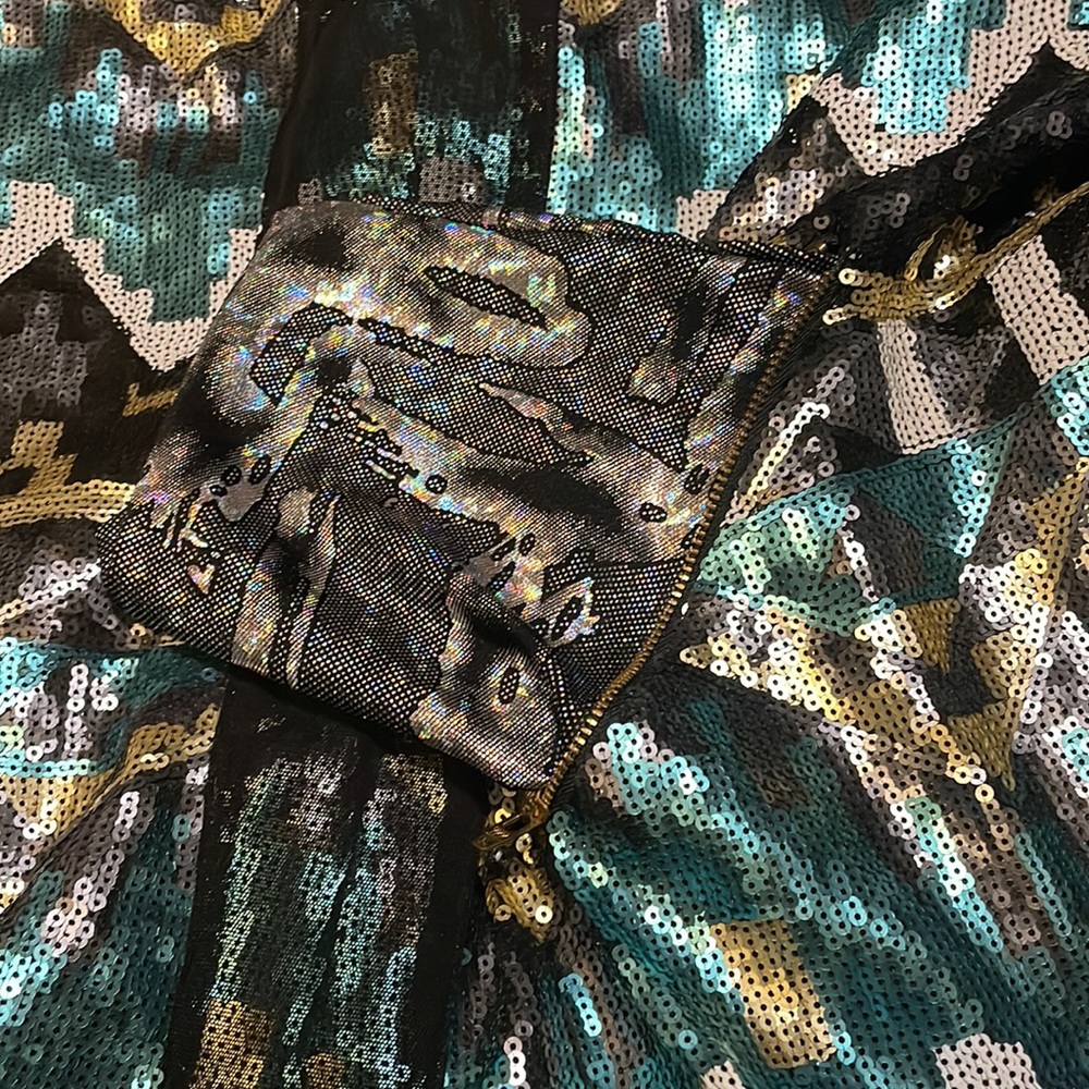 Tribal warrior sequin faux fur vest by Yoshi Zen - Picture 7 of 14